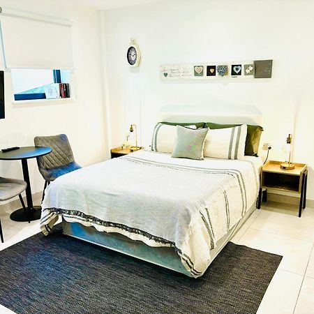 Gibraltar Central Suites Esterno foto