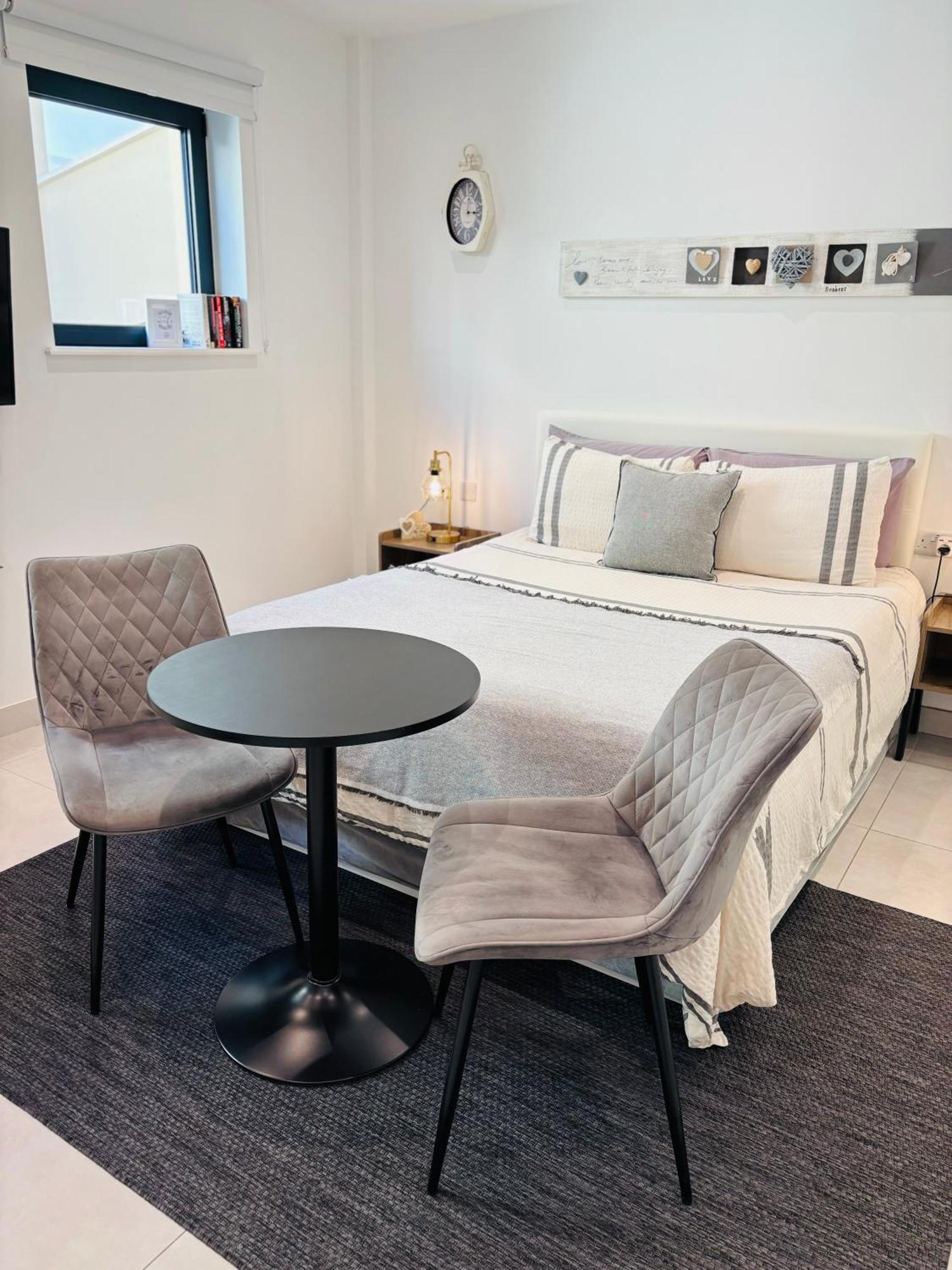 Gibraltar Central Suites Esterno foto