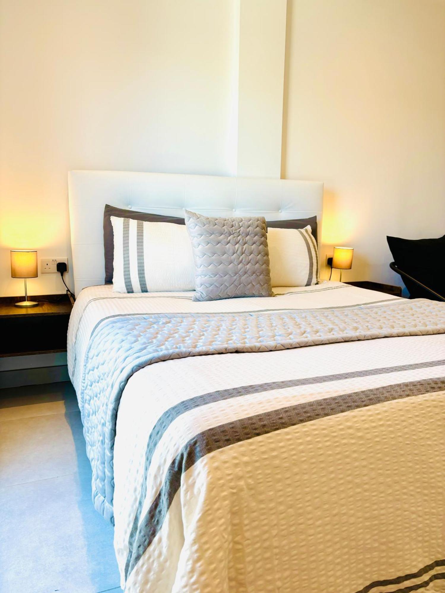 Gibraltar Central Suites Esterno foto